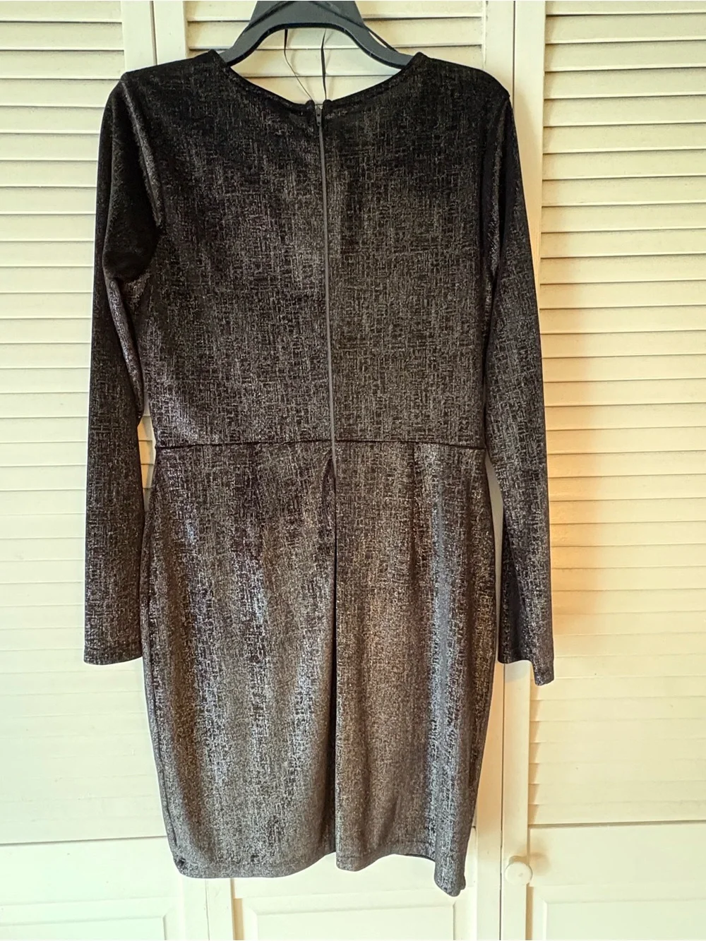 Gianni Bini Shimmery Black Long-Sleeve V-Neck Sheath Dress